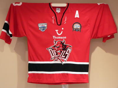 Cardiff Devils Wales Elite Ice Hockey League kit jersey size M Autographs
